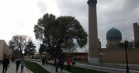 ул. Ташкентская и мечеть Биби-ханум